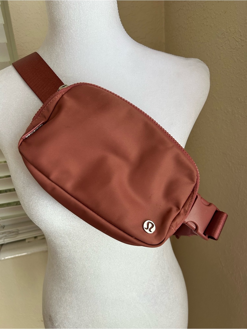 lululemon athletica 🍋 Dusty rose belt Bag